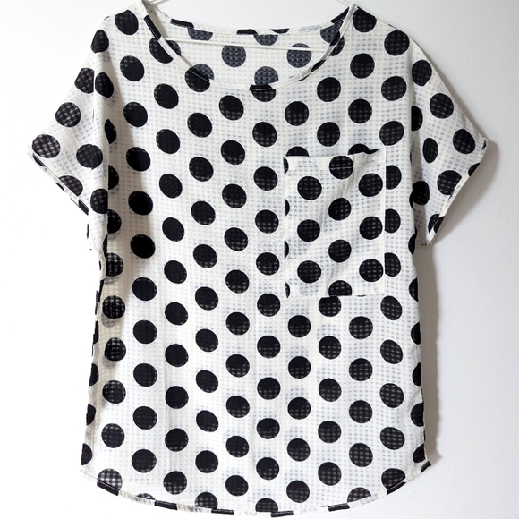 Cute polka dots black and white 🖤 🤍 SS Tee - Picture 1 of 5